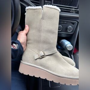 KOOLABURRA by UGG Beige Winter Boots with Buckle